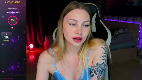 Snapshot of annie69kiss chatting on 23, 9, 2025 Annie online show from 23, 9, 2025