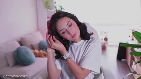 Annie    online show from 11, 12, 2024