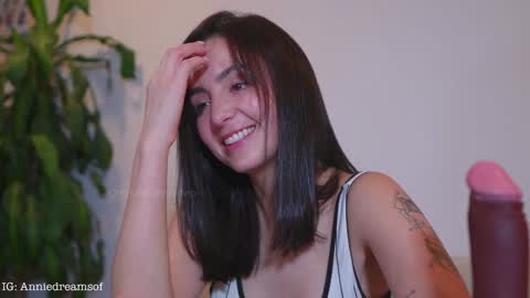 Annie    online show from 8, 1, 2025