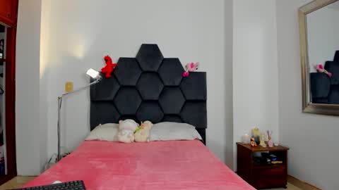 Snapshot of annie_dreams69 chatting on 27, 11, 2025 Annie online show from 27, 11, 2025