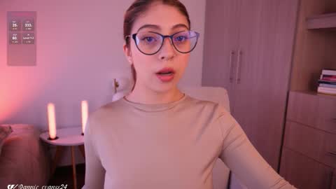 Annie Evans online show from 2, 11, 2025