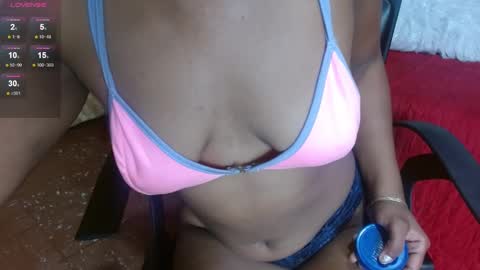 Snapshot of annie_scott_ chatting on 4, 1, 2025 annie_scott_ online show from 4, 1, 2025