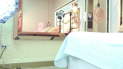 Snapshot of annie_sm chatting on 4, 10, 2025 ANNY online show from 4, 10, 2025