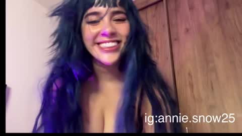 JEANNE no olvides seguirme dont forget follow me  uu online show from 11, 3, 2025