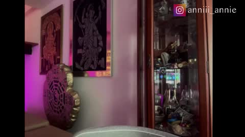 JEANNE no olvides seguirme dont forget follow me  uu online show from 21, 11, 2025