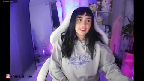 JEANNE no olvides seguirme dont forget follow me  uu online show from 8, 6, 2026