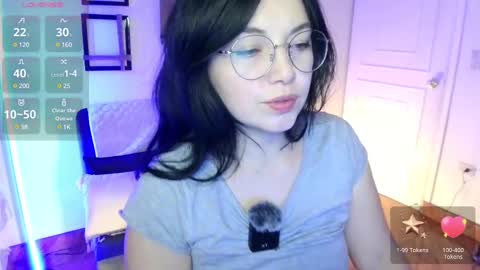 LAURA - A n n i e  S w a n online show from 20, 2, 2025