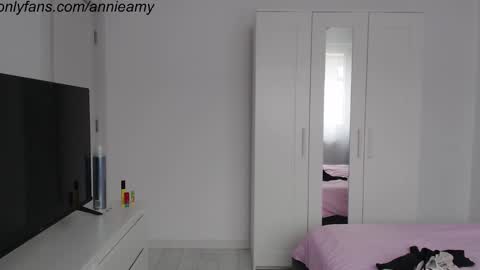 Annie online show from 22, 1, 2025