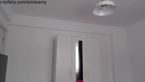 Annie online show from 17, 2, 2025