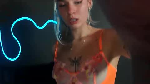Snapshot of annieangel18 chatting on 3, 1, 2025 ONLY FANS online show from 3, 1, 2025