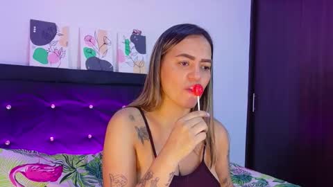 AnnieCollins69 online show from 7, 1, 2026