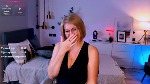 Snapshot of annielight chatting on 27, 6, 2026 Annie online show from 27, 6, 2026