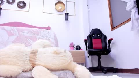 Annie online show from 1, 2, 2025