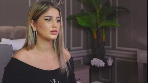 AnnieStyles online show from 5, 2, 2025