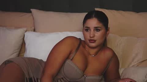 AnnieStyles online show from 5, 10, 2025