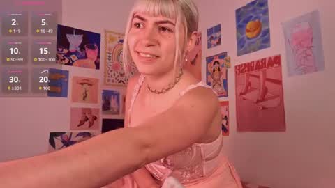 Snapshot of annietinky chatting on 27, 7, 2026 annietinky online show from 27, 7, 2026