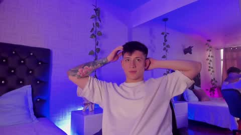 Annie  Alex online show from 8, 12, 2024