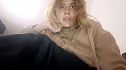 Snapshot of annrousse chatting on 11, 9, 2025 annrousse online show from 11, 9, 2025