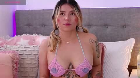 Snapshot of anntonellalee chatting on 26, 4, 2026 Antonella Lee online show from 26, 4, 2026
