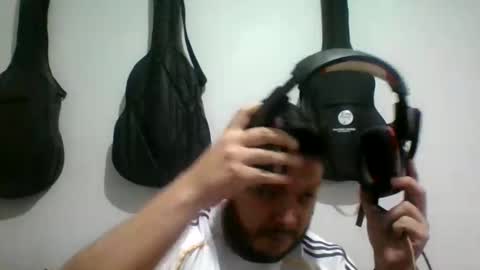 lion kennedy independent model moderator online show from 28, 9, 2025