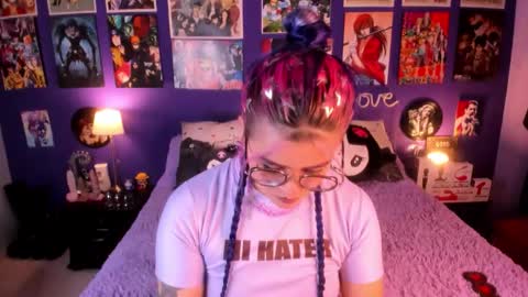 Snapshot of anny_cross chatting on 10, 9, 2025      Paty     online show from 10, 9, 2025
