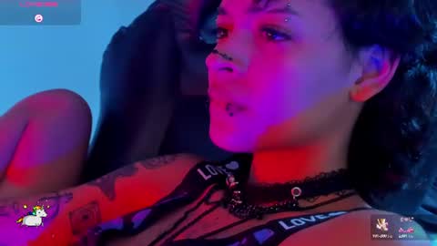 Snapshot of anny_kiitty_ chatting on 7, 7, 2026 Anny online show from 7, 7, 2026
