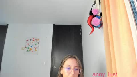 Snapshot of anny_lust chatting on 19, 12, 2024 Issabela online show from 19, 12, 2024