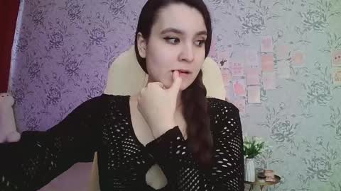 Annie online show from 28, 2, 2025