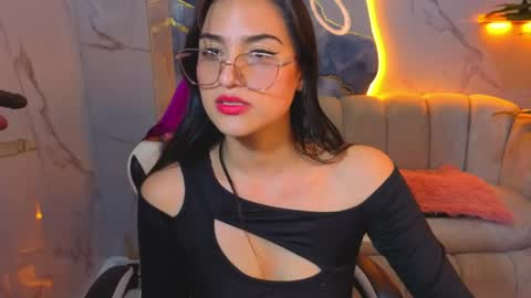 Snapshot of anny_star_tx chatting on 19, 5, 2026 Live 1500am 2100pm COLOMBIAN HOUR online show from 19, 5, 2026