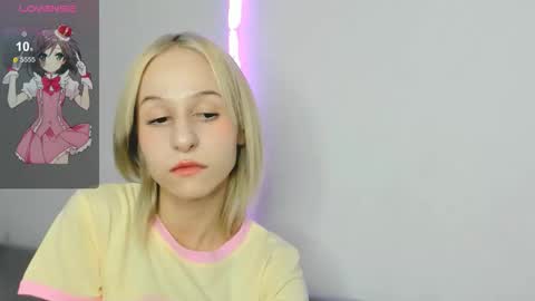 Snapshot of annyme0w chatting on 18, 11, 2025 annymeow online show from 18, 11, 2025