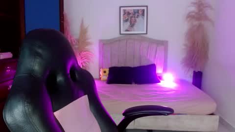 annyrusso online show from 9, 2, 2026