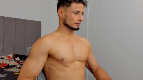 Adonys Creeb online show from 25, 11, 2025