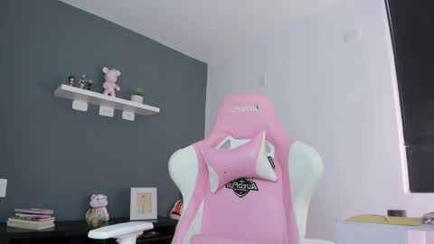 Antonella online show from 8, 4, 2026