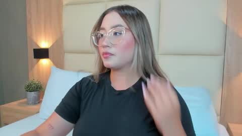 A N T O N E L L A  online show from 26, 11, 2025