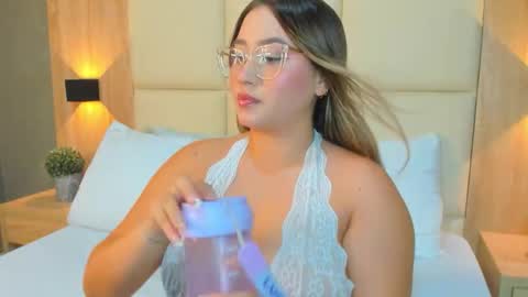 A N T O N E L L A  online show from 8, 1, 2026