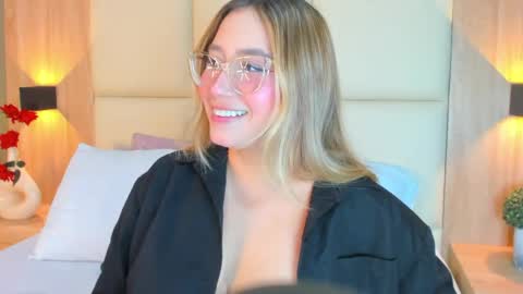 Snapshot of antonella_cutie_ chatting on 29, 4, 2026 A N T O N E L L A online show from 29, 4, 2026