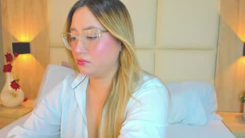 Snapshot of antonella_cutie_ chatting on 22, 6, 2026 A N T O N E L L A online show from 22, 6, 2026
