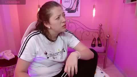 Snapshot of antonella_delgado chatting on 26, 2, 2026 antonella_delgado online show from 26, 2, 2026