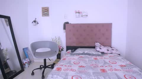 Snapshot of antonella_mcry chatting on 9, 9, 2025 antonella online show from 9, 9, 2025