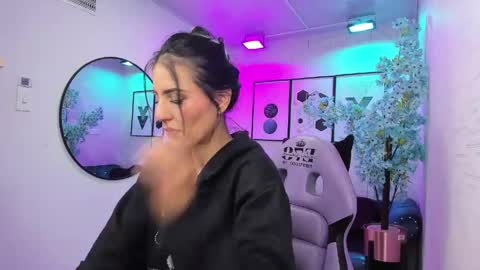 Snapshot of antonella_rivers chatting on 30, 4, 2026 Antonella. online show from 30, 4, 2026