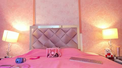 Snapshot of antonella_rossi24 chatting on 15, 9, 2025 Antonella Rossi online show from 15, 9, 2025