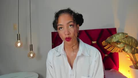 AntonellaHall  online show from 8, 3, 2025