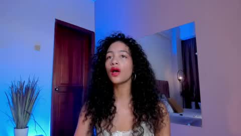 Snapshot of antonellahall_ chatting on 14, 5, 2026 AntonellaHall online show from 14, 5, 2026