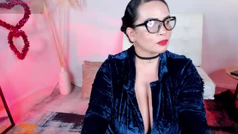 Antonia online show from 22, 9, 2025