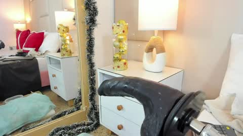 Snapshot of antoniaross chatting on 4, 1, 2025 Antonia online show from 4, 1, 2025