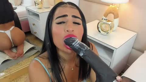 Snapshot of antoniaross chatting on 8, 10, 2025 Antonia online show from 8, 10, 2025