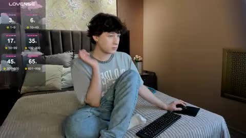 Snapshot of antonylewis chatting on 25, 2, 2026 YummyTony online show from 25, 2, 2026