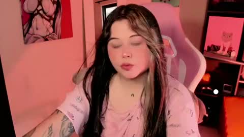   Independent model  online show from 30, 6, 2026