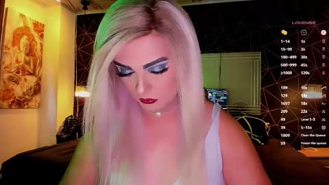 Snapshot of any_sophia chatting on 17, 9, 2025 MissSophiaSpecter online show from 17, 9, 2025