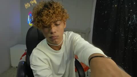 anyelotwink online show from 2, 2, 2026